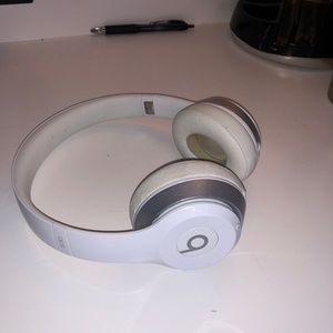 Beats Solo2 Wireless On-Ear Headphone